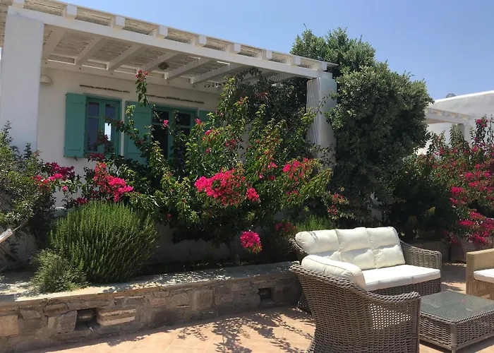 Naoussa Bay Villas