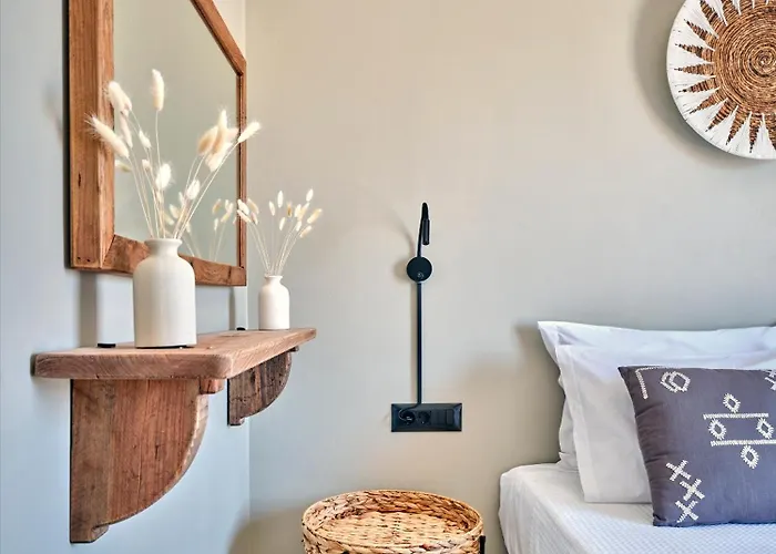 Theros Suites